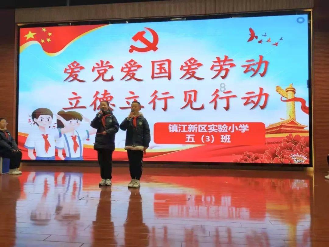 玩具店里的娃娃